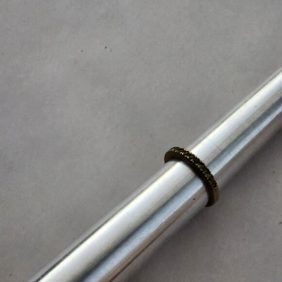 HEIDI DAUS Crystal Pavé Ring Band Bronze Size 9 Green Thin Swarovski Stacking - Picture 5 of 5